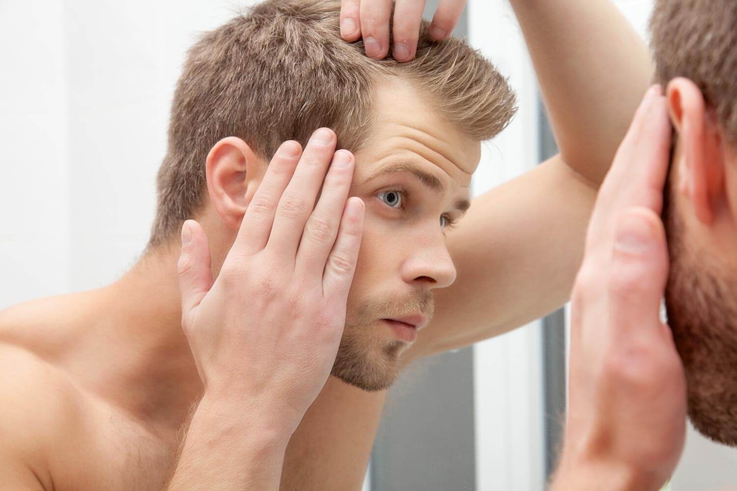 выпадение волос на груди у мужчин фото 103