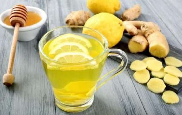 Напиток из лимона, меда и имбиря