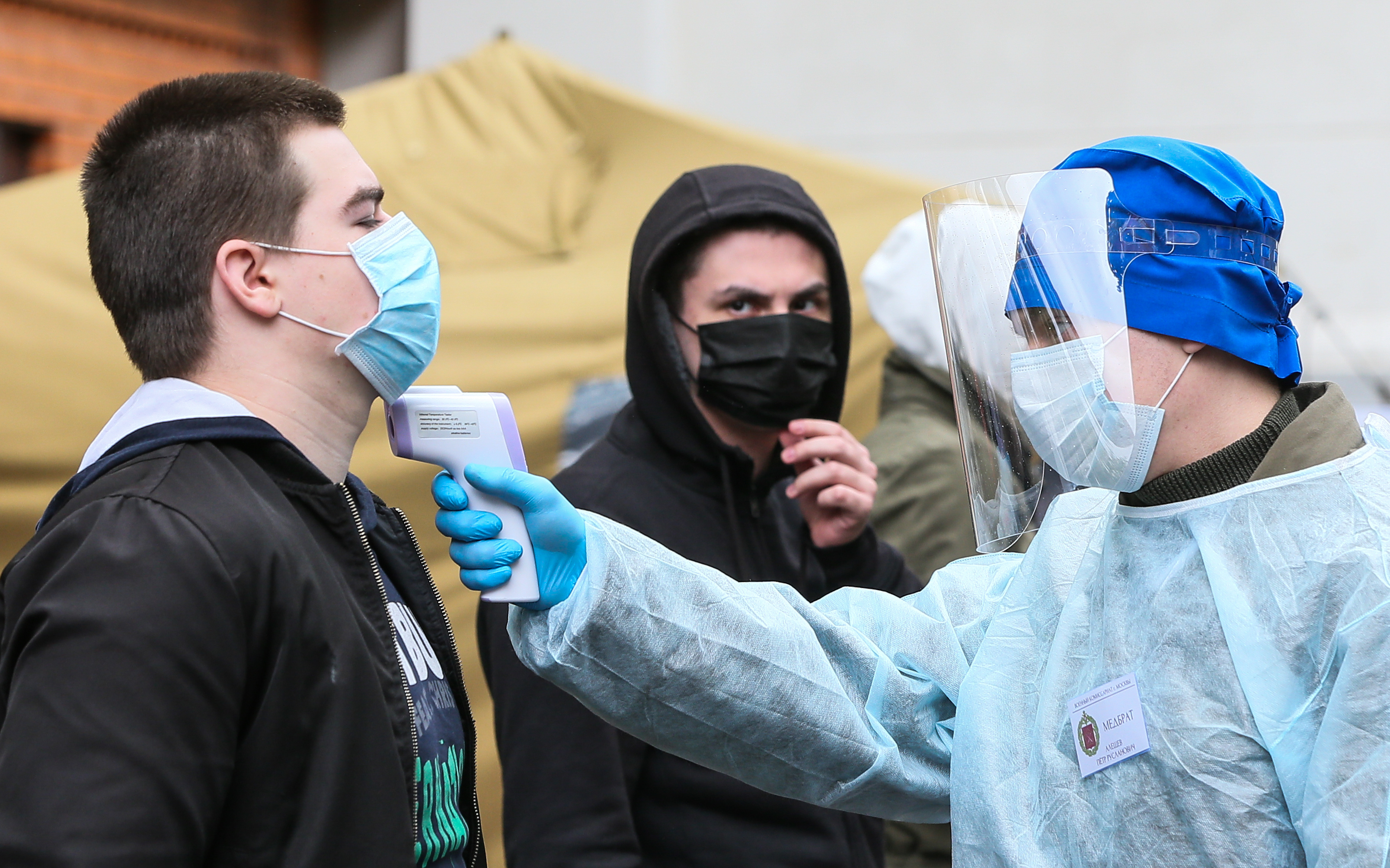 Три человека заразились. Пандемия коронавируса Россия люди. Пандемия коронавируса 2020 в России.