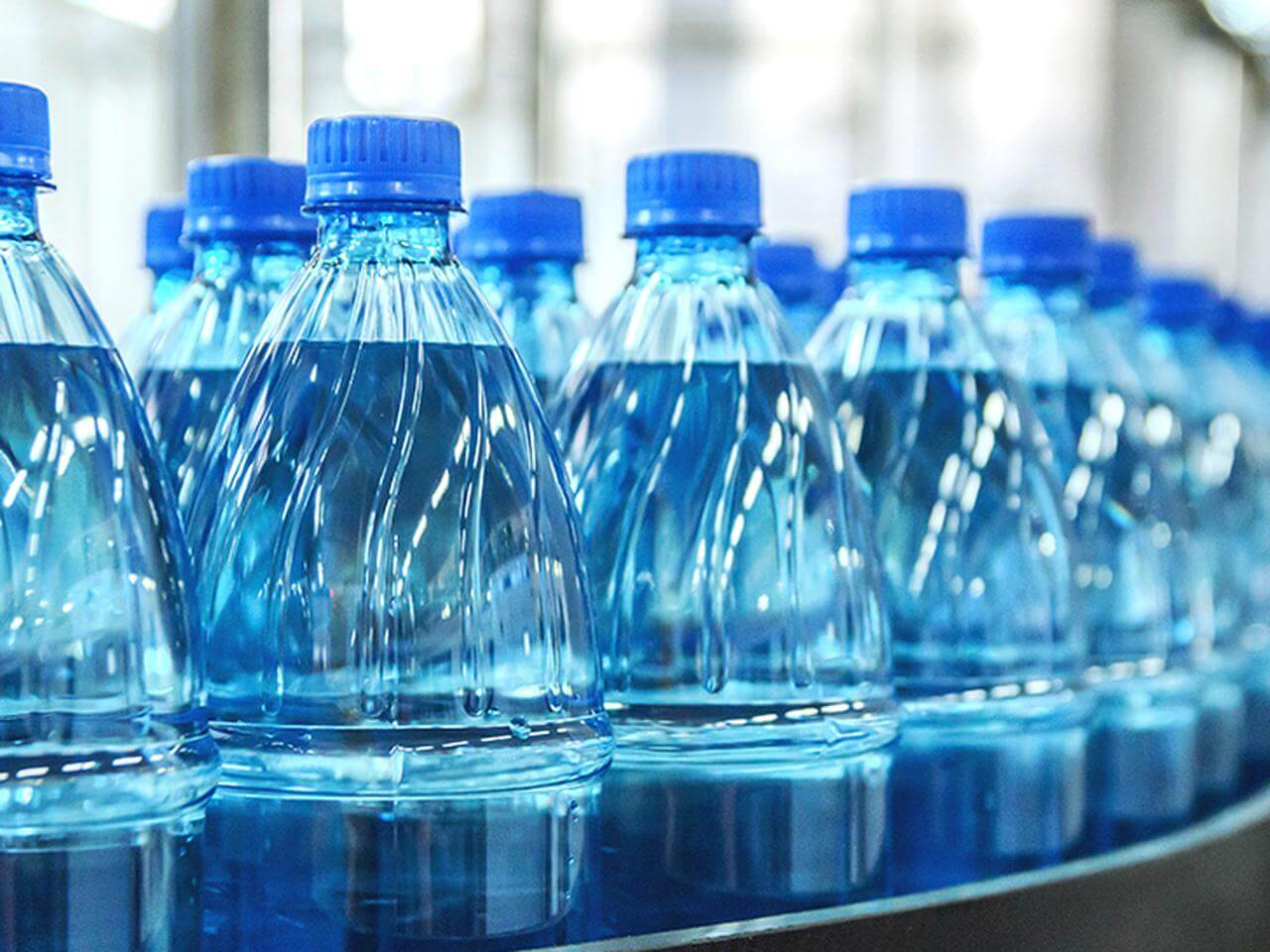 Эксперты рассказали, какую воду в бутылках можно пить, но нельзя кипятить — иа «версия-саратов»