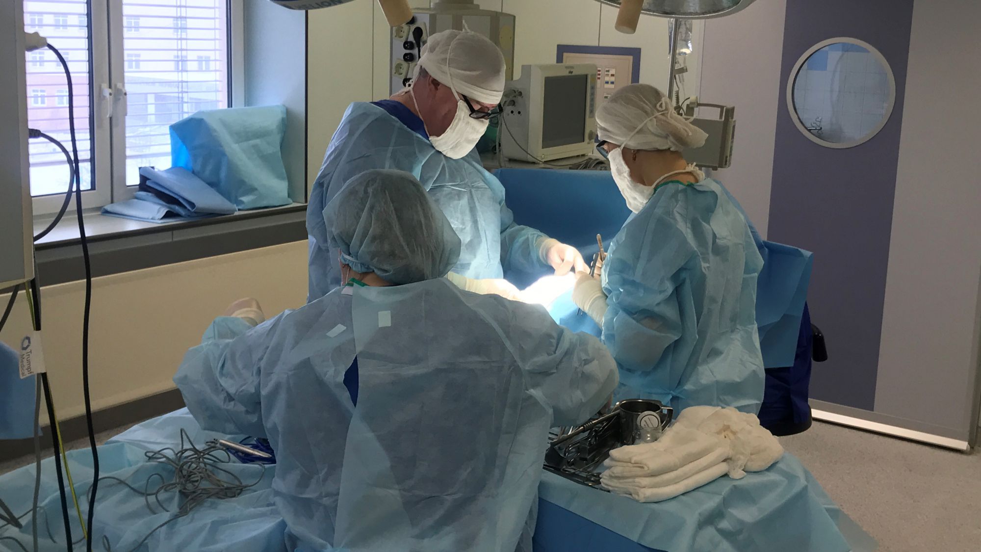 Удаление доброкачественных образований мягких тканей в операционной №1 "парацельс"